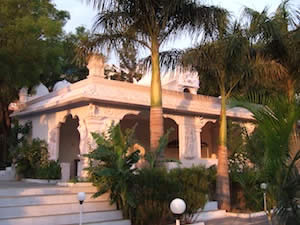 The Dwarkamai Meditation temple